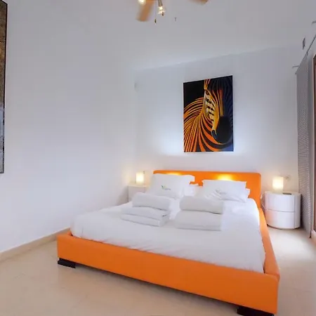 Mi Casa *